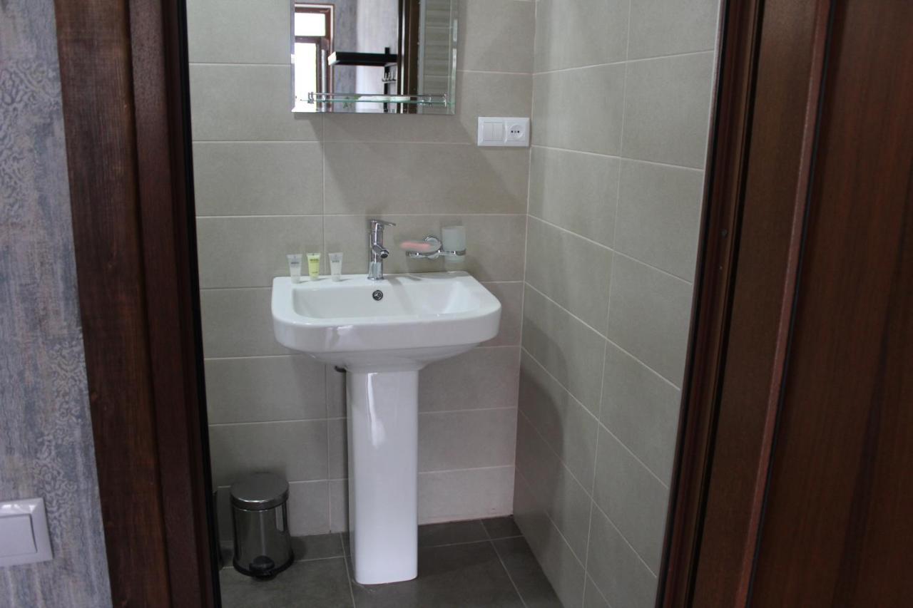 Roza Guesthouse Казбеги Экстерьер фото